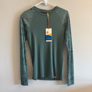 Wild Rye Women's Evie Raglan Queen of the Jungle base layer top merino wool 6